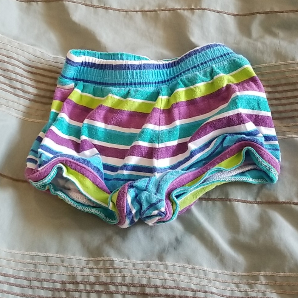 5/25 Size 2T striped shorts